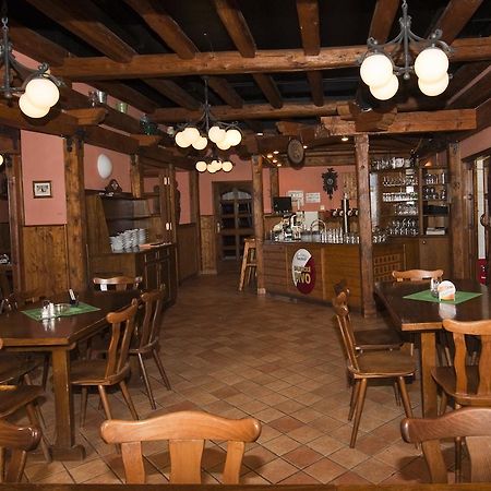 Hotel Hajcman Zďar nad Sazavou Bagian luar foto