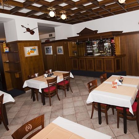 Hotel Hajcman Zďar nad Sazavou Bagian luar foto