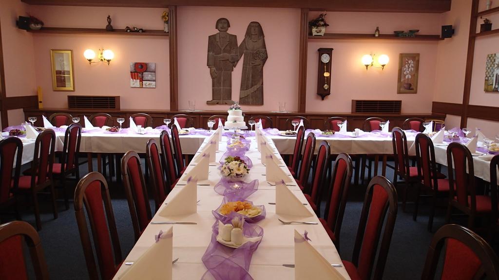 Hotel Hajcman Zďar nad Sazavou Bagian luar foto