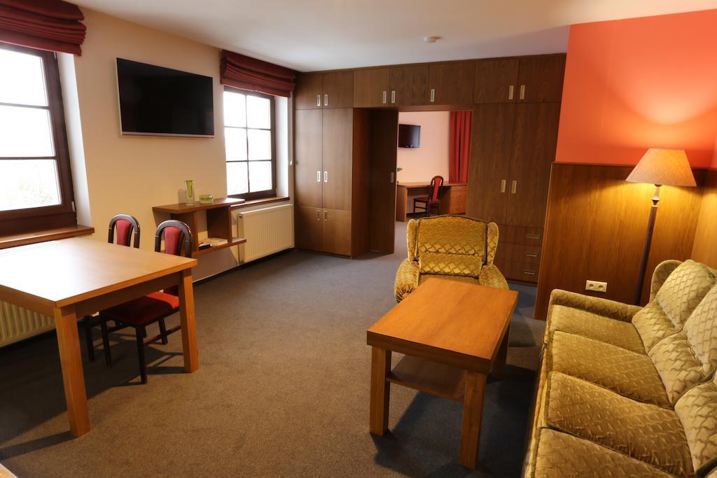 Hotel Hajcman Zďar nad Sazavou Bagian luar foto