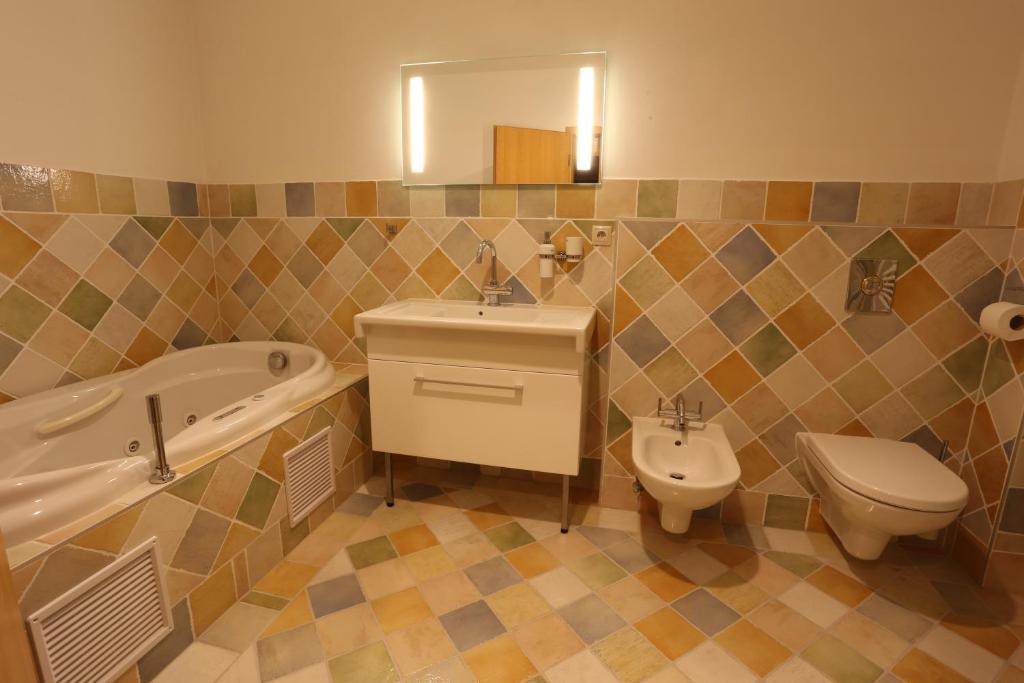 Hotel Hajcman Zďar nad Sazavou Bagian luar foto